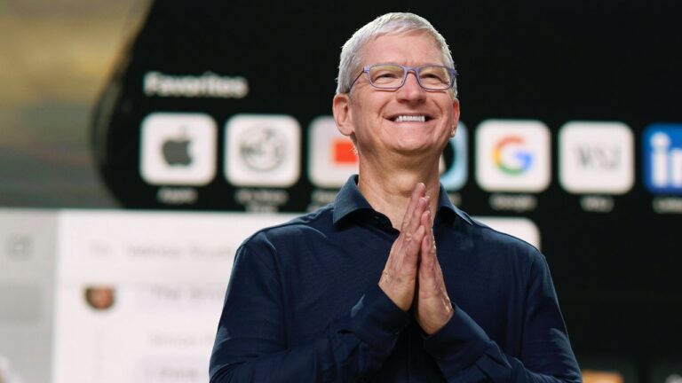 Apple’s Former CEO Predicts Tim Cook’s Retirement and the Dawn of a New Era 2 Apple’s Former CEO Predicts Tim Cook’s