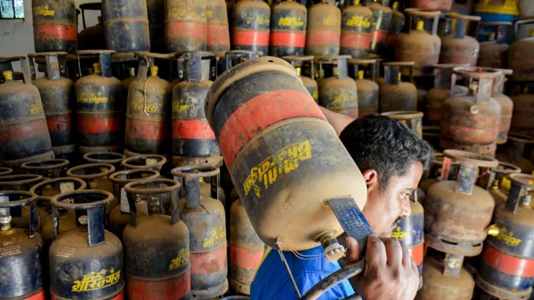 a worker carries an lpg cylinder in maharashtras thane amid concerns about a shortage of petroleum 094330594 16x9 1